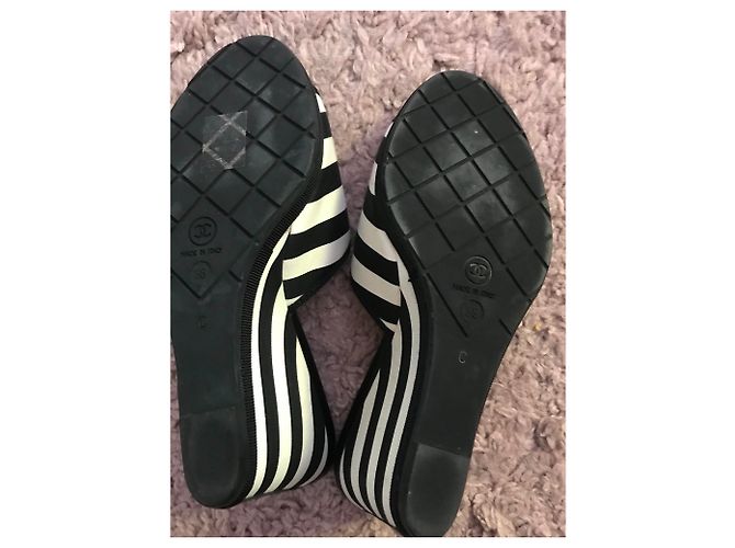 Sandali Chanel Cruise Neri Bianchi in Tessuto Taglia 38 Nero Bianco - vista 4