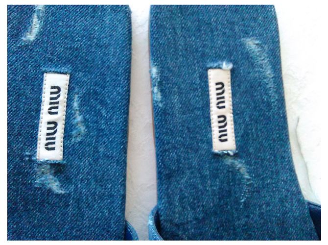 Sandali in denim MIU MIU con piume e cristalli Blu - vista 10