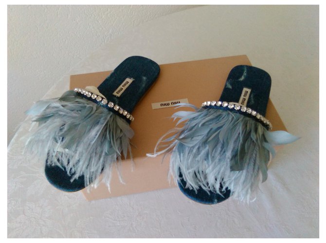 Sandali in denim MIU MIU con piume e cristalli Blu - vista 2