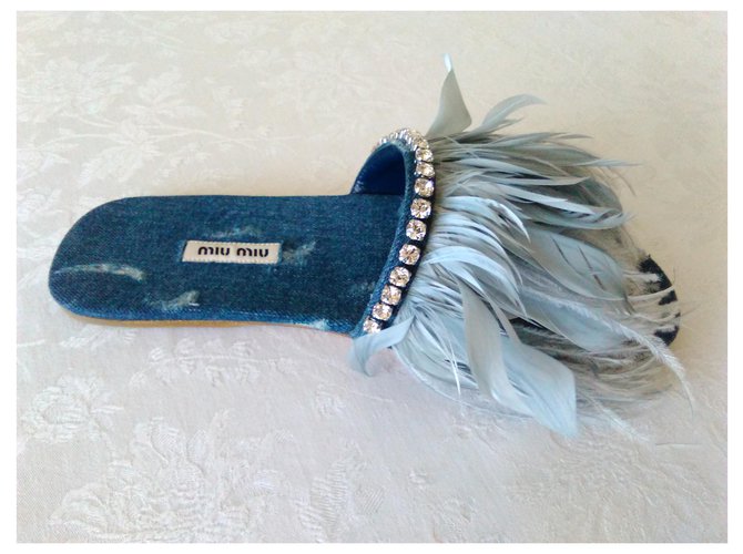 Sandali in denim MIU MIU con piume e cristalli Blu - vista 3