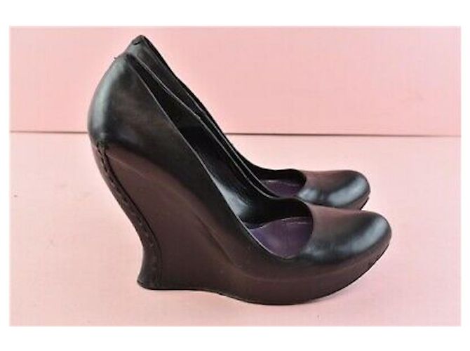 Alexander Mcqueen Pumps mit elegant geschwungenem Absatz Schwarz - Ansicht 3