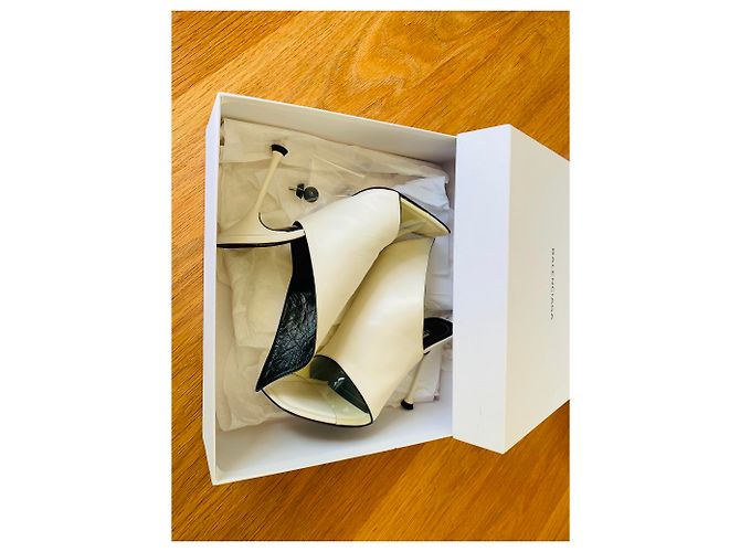 Balenciaga Slip in Heels Weiß Leder - Ansicht 10