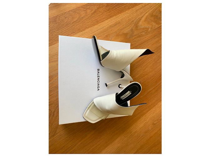 Balenciaga Slip in Heels Weiß Leder - Ansicht 4