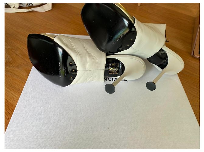 Balenciaga Slip in Heels Weiß Leder - Ansicht 6