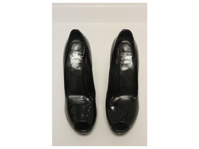 Burberry Pompa a piattaforma Mini Stud in vernice Nero - vista 3