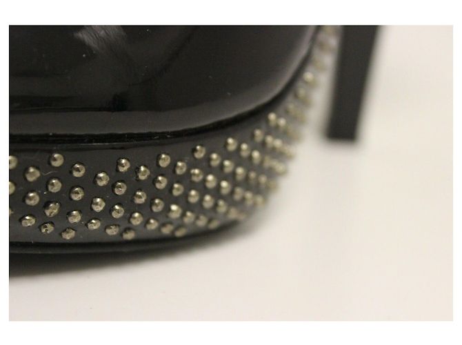 Burberry Pompa a piattaforma Mini Stud in vernice Nero - vista 6