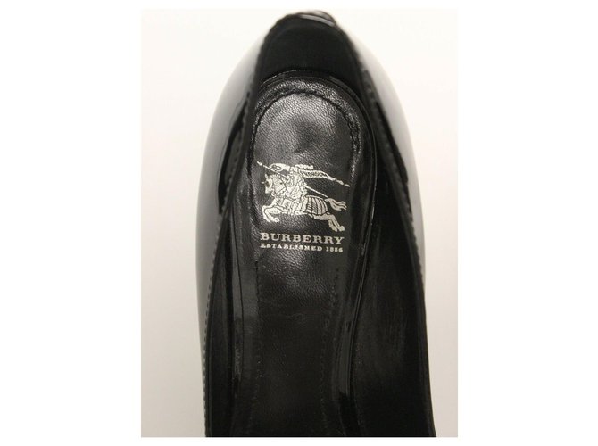 Burberry Pompa a piattaforma Mini Stud in vernice Nero - vista 7