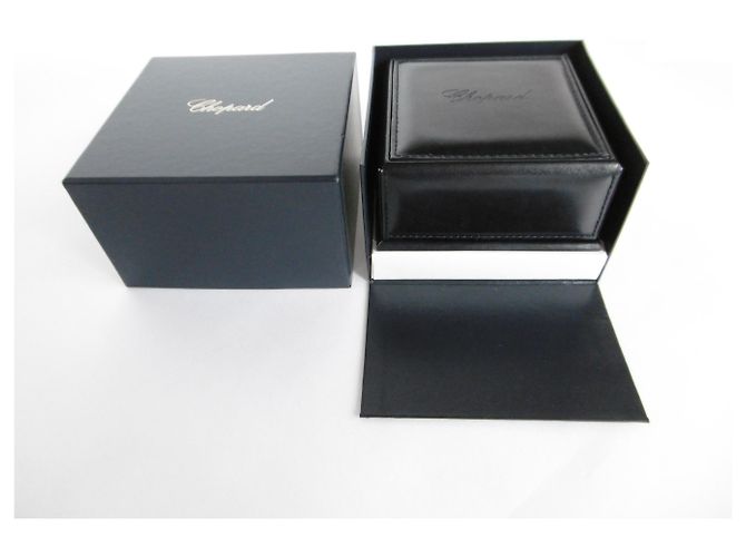 Boîte à boucles Chopard, boîte intérieure et boîte extérieure - vue 2