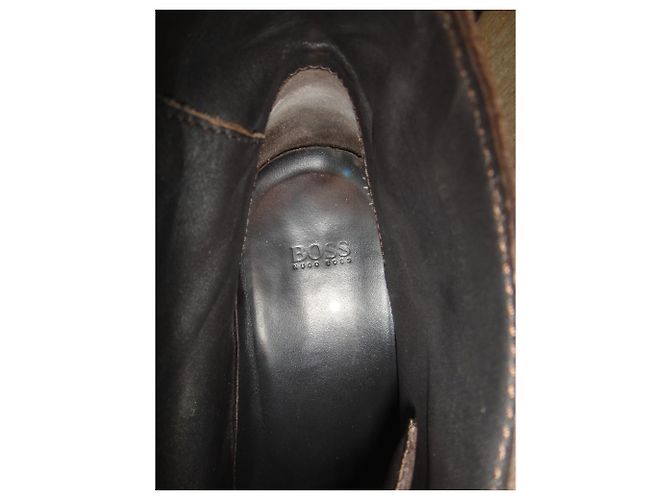 Stivaletti Hugo Boss Marrone Scuro Scamosciati - vista 2
