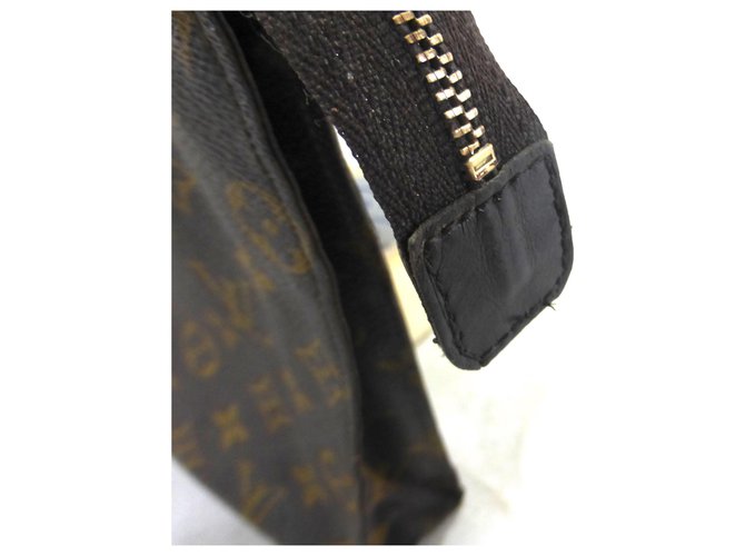 Louis Vuitton TASCA WC 26 monogramma Marrone - vista 4