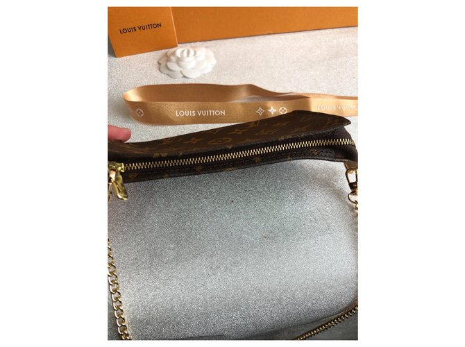 Louis Vuitton Pochette Marrone - vista 3
