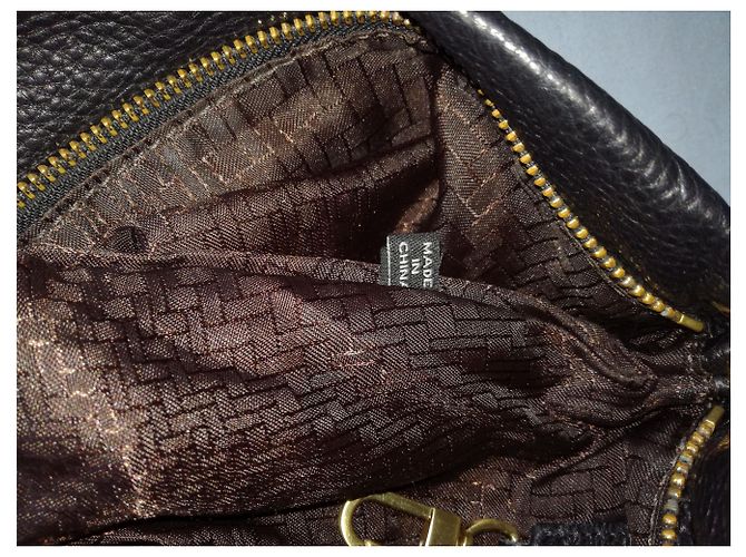Cole Haan Hobo Handtasche aus schwarzem Leder mit Kieselsteinen - Ansicht 10