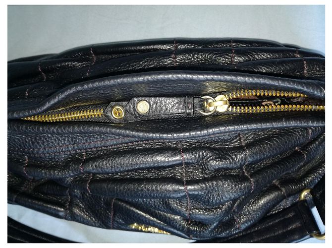 Cole Haan Hobo Handtasche aus schwarzem Leder mit Kieselsteinen - Ansicht 6