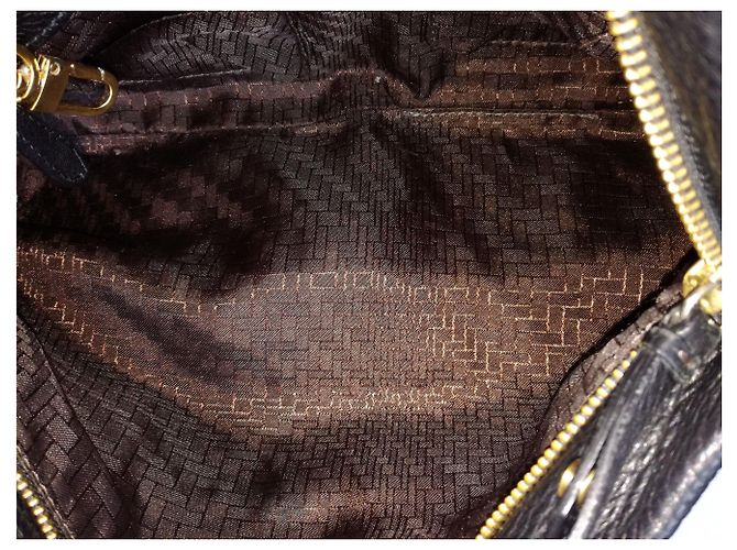 Cole Haan Hobo Handtasche aus schwarzem Leder mit Kieselsteinen - Ansicht 8
