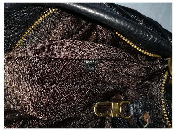 Cole Haan Hobo Handtasche aus schwarzem Leder mit Kieselsteinen - Ansicht 9
