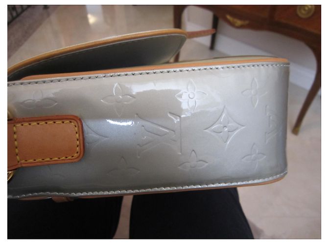Louis Vuitton Christie Monogramm Lackleder Handtasche Grau - Ansicht 3
