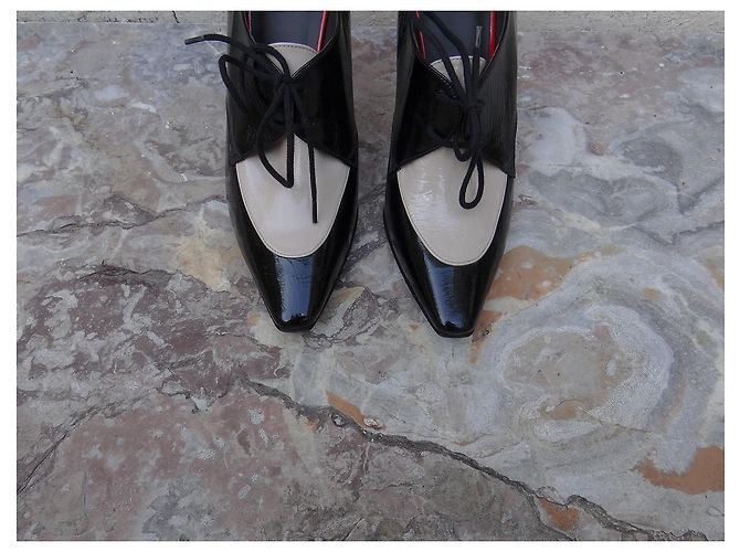 Escarpins Michel Perry en cuir verni noir rouge écru Taille 40 - vue 3