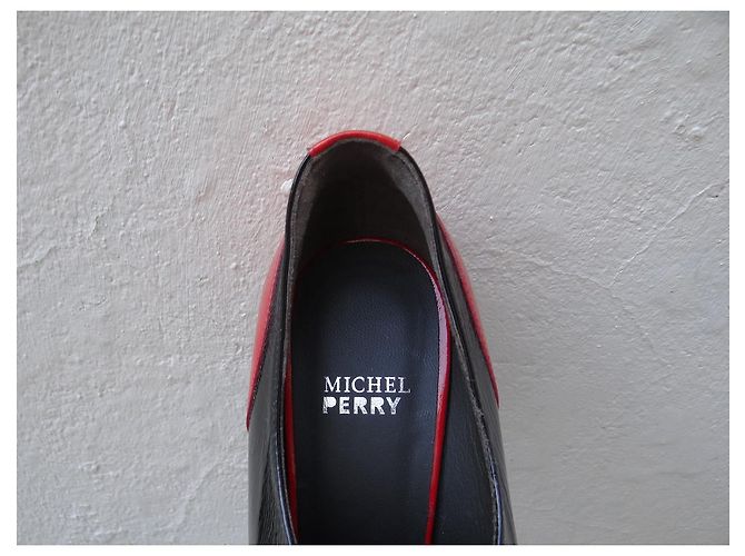 Escarpins Michel Perry en cuir verni noir rouge écru Taille 40 - vue 4