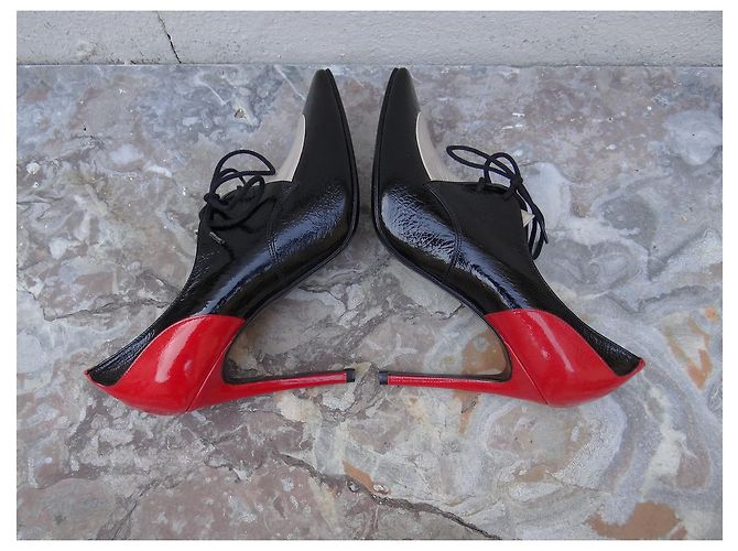 Escarpins Michel Perry en cuir verni noir rouge écru Taille 40 - vue 6