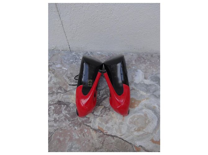 Escarpins Michel Perry en cuir verni noir rouge écru Taille 40 - vue 8