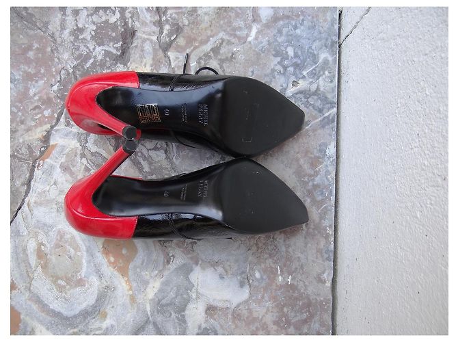 Escarpins Michel Perry en cuir verni noir rouge écru Taille 40 - vue 9