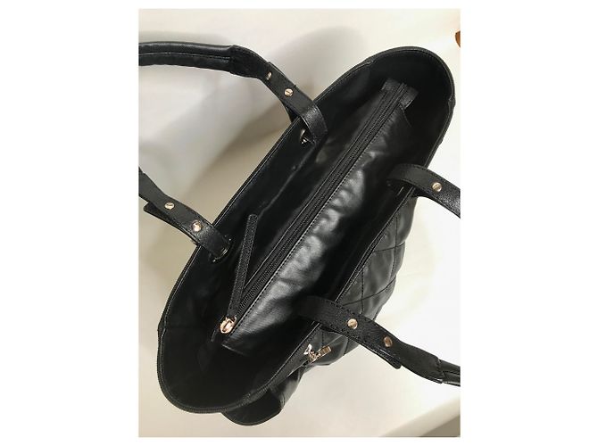 Timeless Chanel Grand shopping 40cm Borsa a mano Paris Biarritz Nero - vista 12