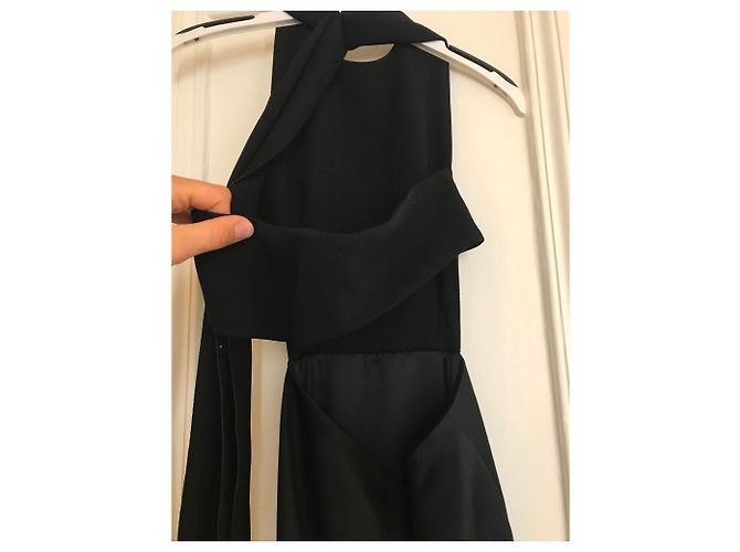 Solace London Schwarzes Abendkleid mit Cut-outs und Schlitz - Ansicht 5