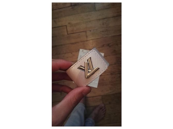Bracciale Louis Vuitton MV Twist in pelle rosa - vista 5
