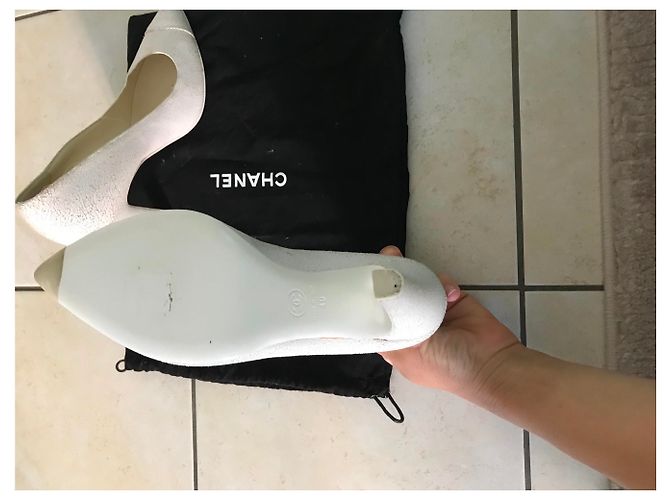 Chanel Pumps aus Leder in Eggshell Aus weiß - Ansicht 3