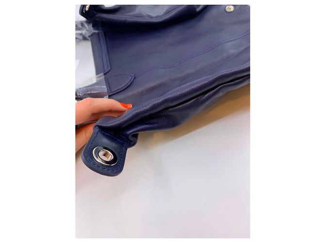 Borsa a mano Longchamp Pliage in pelle blu navy - vista 6