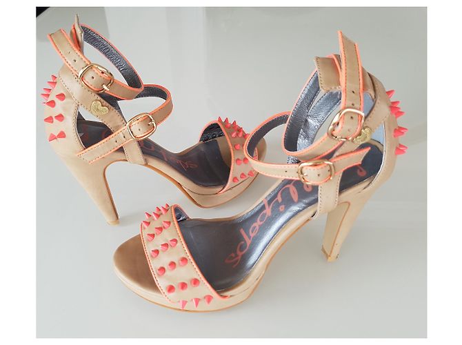 Autre Marque Zweifarbige, gefütterte Pumps mit hohen Absätzen. Beige Koralle - Ansicht 2