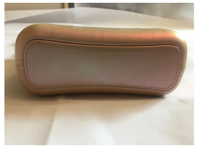 CHANEL Piel de becerro envejecida iridiscente acolchada Gabrielle Bag Light Pink - vista 3
