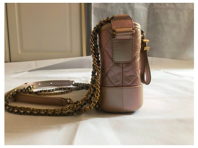 CHANEL Piel de becerro envejecida iridiscente acolchada Gabrielle Bag Light Pink - vista 4