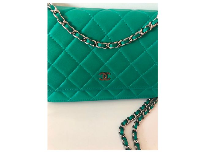 Wallet On Chain Chanel WOC Verde - vista 2