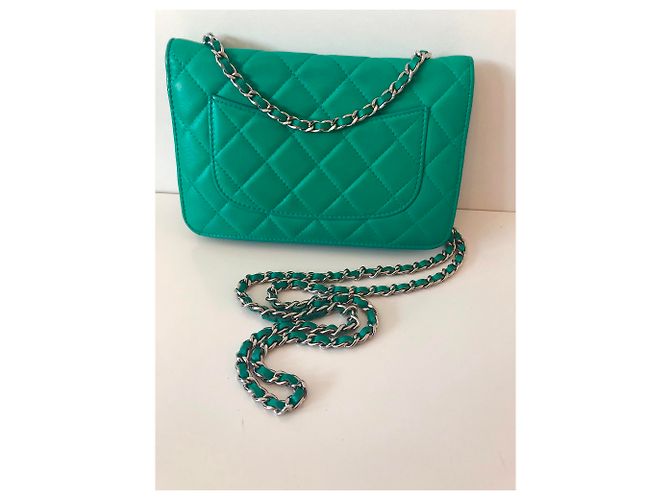 Wallet On Chain Chanel WOC Verde - vista 3