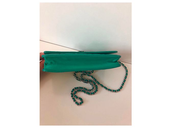 Wallet On Chain Chanel WOC Verde - vista 4