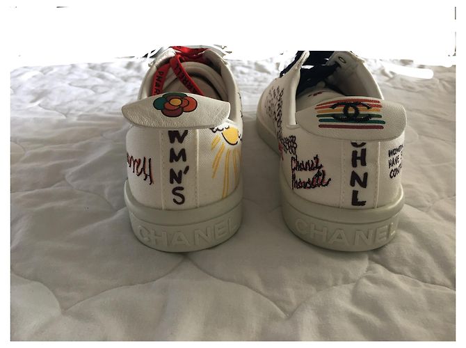 Chanel x Pharell Williams Bianco - vista 5