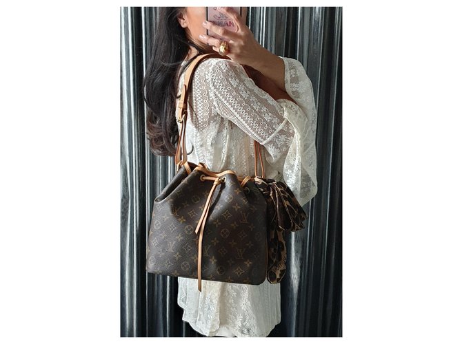 Louis Vuitton Petit Noe Marrone - vista 19