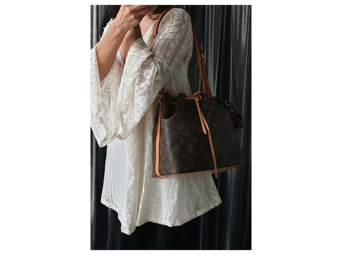 Louis Vuitton Petit Noe Marrone - vista 20