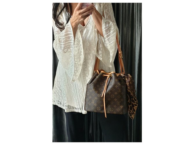 Louis Vuitton Petit Noe Marrone - vista 21