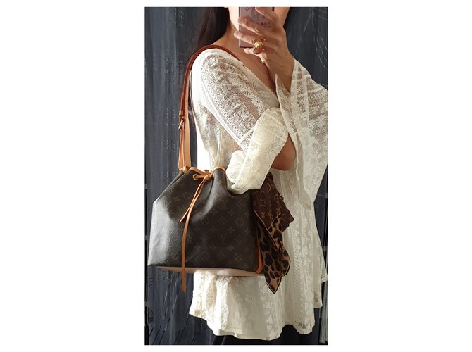 Louis Vuitton Petit Noe Marrone - vista 22