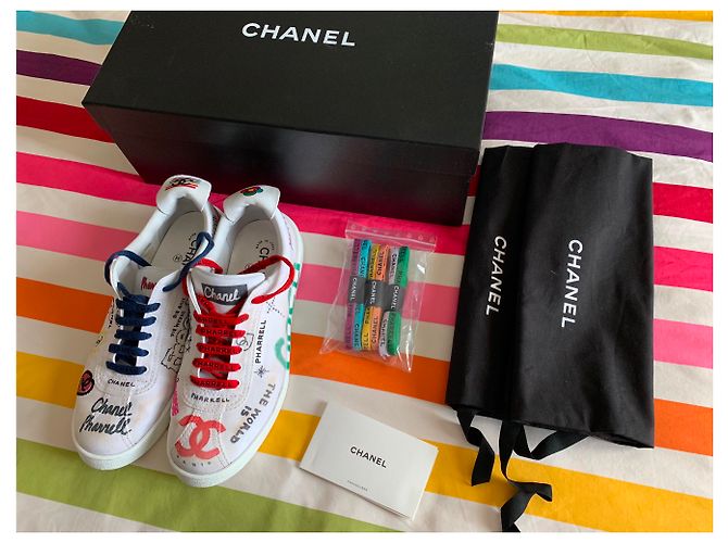 CHANEL PHARRELL Turnschuhe Grafiti Sammlung Kapselversion verwendet Weiß - Ansicht 12