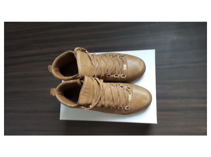 Sneakers Balenciaga in pelle marrone - vista 2