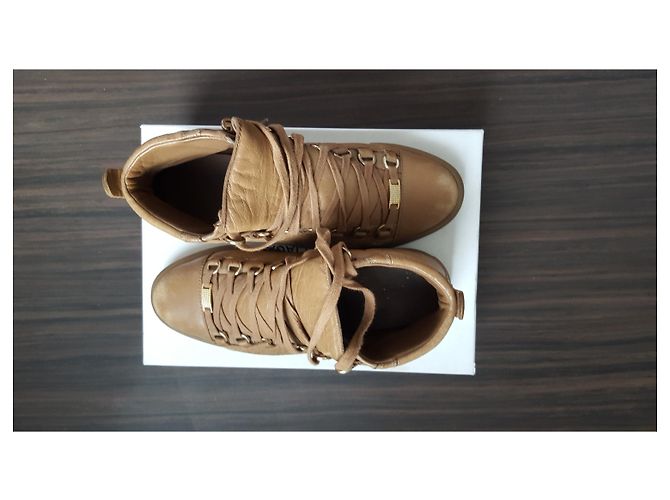 Sneakers Balenciaga in pelle marrone - vista 4