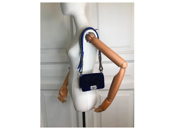 Chanel Boy Mini Velvet con scatola Blu Blu scuro - vista 3