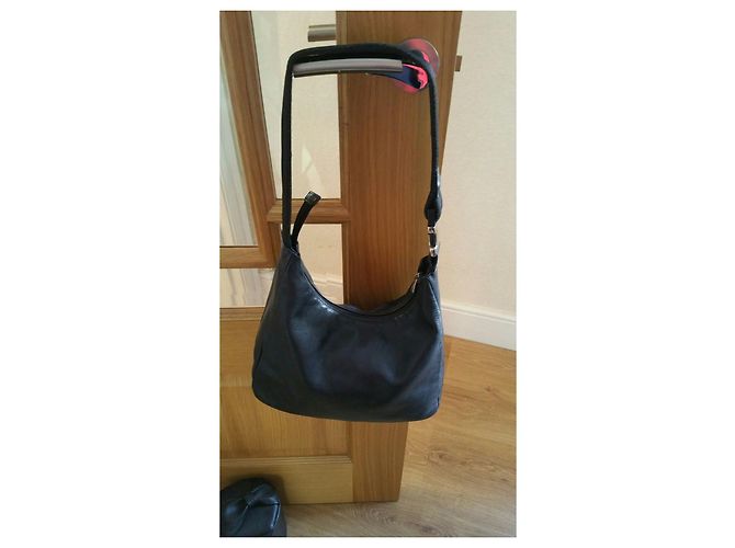 Saco de mão Russell & Bromley em couro preto - vista 5