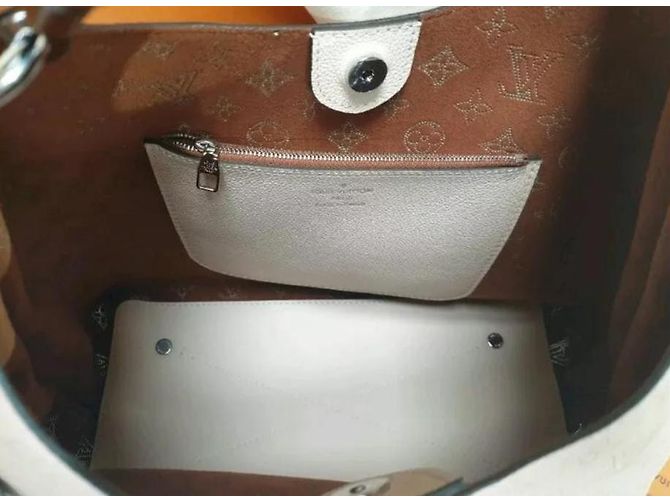 Louis Vuitton Carmel Hobo Beige - Ansicht 3