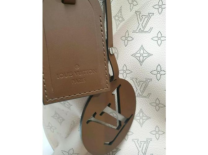 Louis Vuitton Carmel Hobo Beige - Ansicht 4