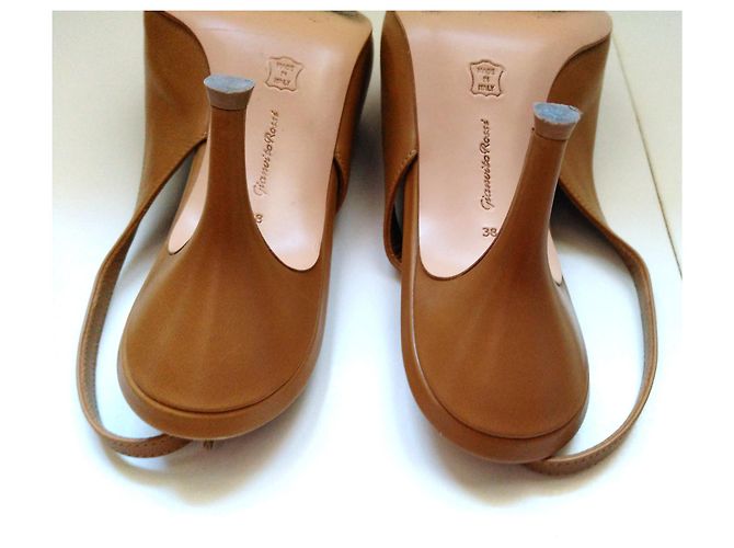 Gianvito Rossi Slingback Pumps Hellbraun Leder 38 - Ansicht 5
