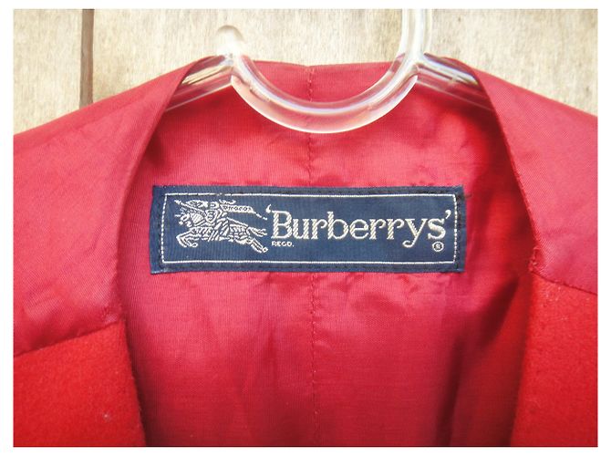 rote Burberry Vintage Weste Größe S einwandfreiem Zustand - Ansicht 3